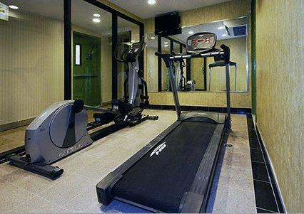 Quality Inn Jamaica Airtrain New York Exterior photo